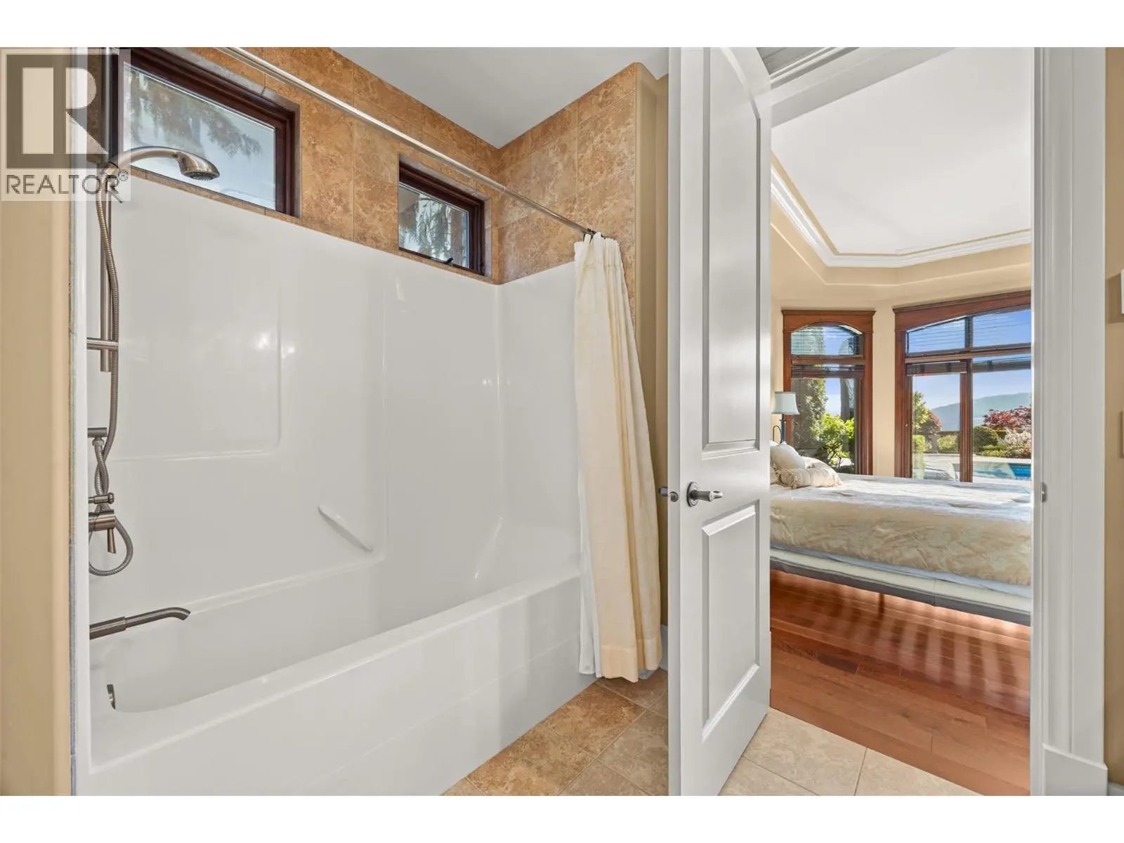 2449 Selkirk Drive. Kelowna, British Columbia