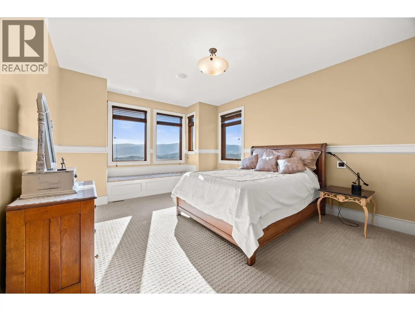 2449 Selkirk Drive. Kelowna, British Columbia