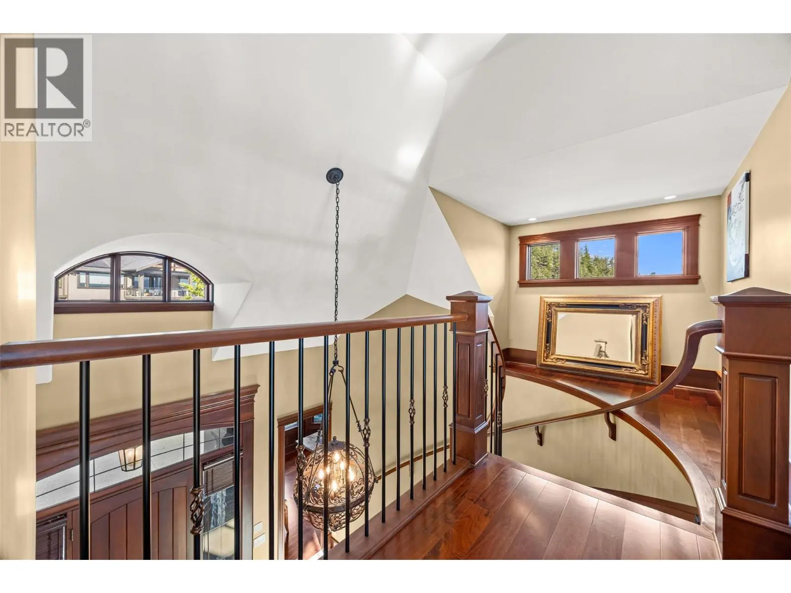 2449 Selkirk Drive. Kelowna, British Columbia