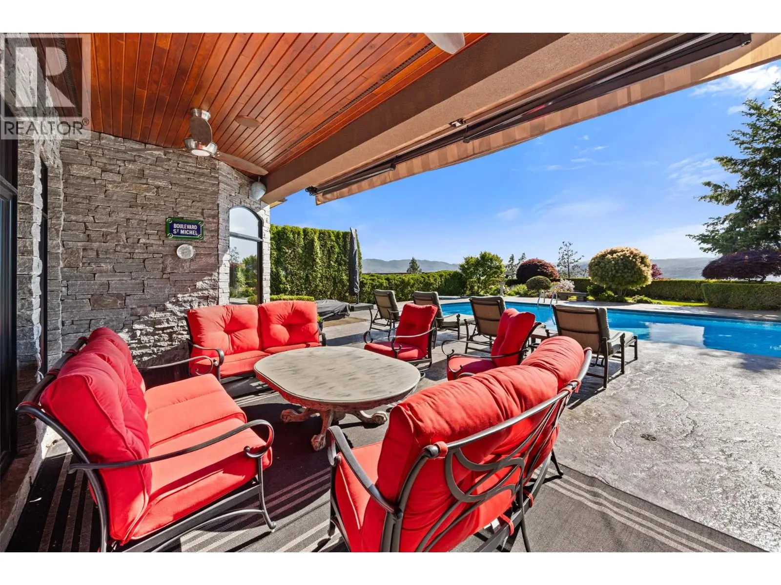2449 Selkirk Drive. Kelowna, British Columbia
