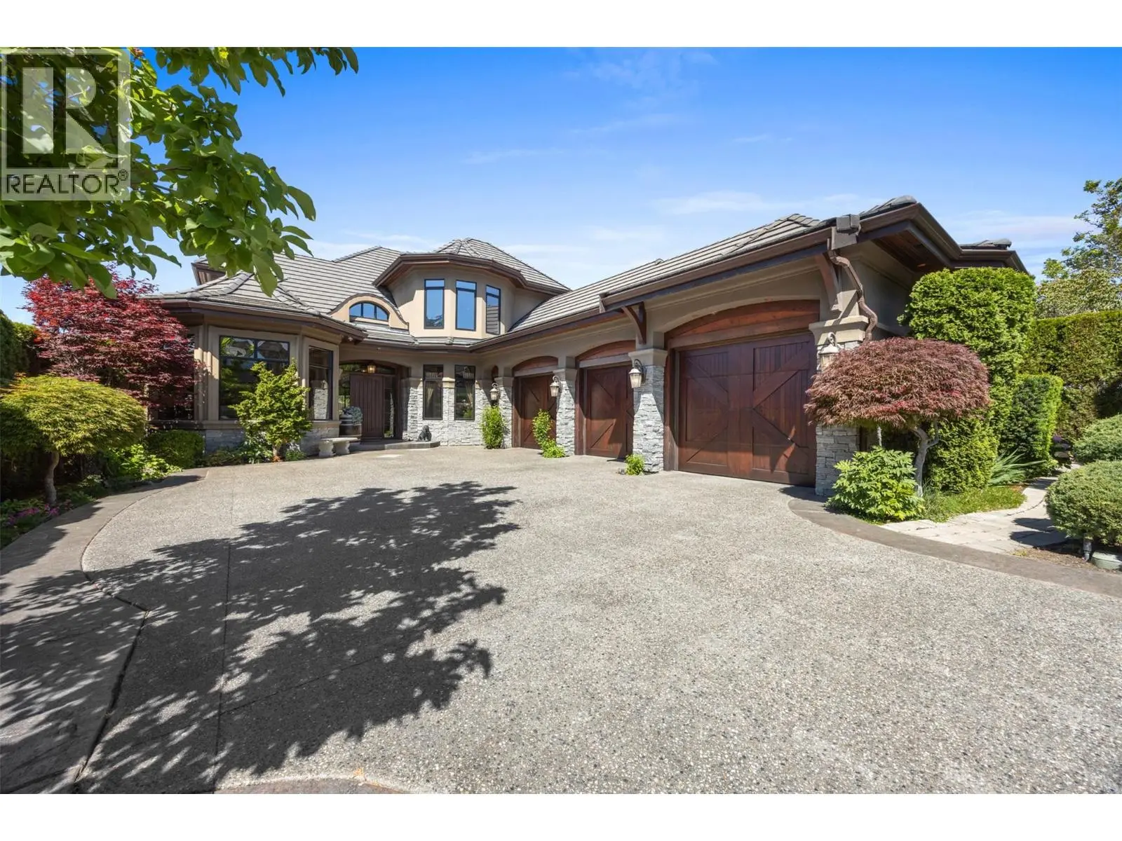 2449 Selkirk Drive. Kelowna, British Columbia