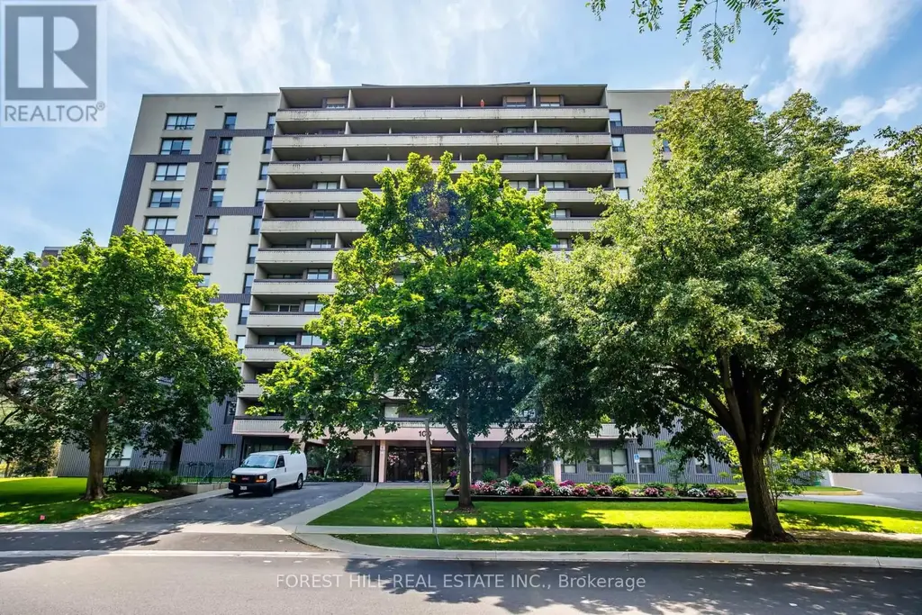 706 - 100 Canyon Avenue, Toronto (Bathurst Manor)