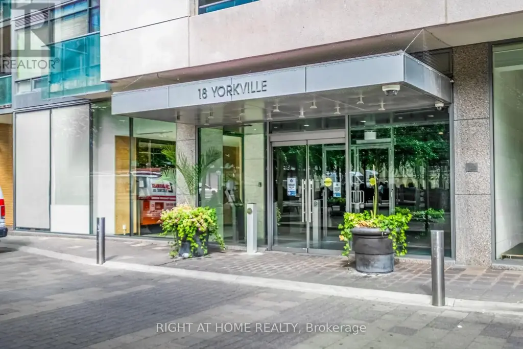 305 - 18 Yorkville Avenue, Toronto (Annex)