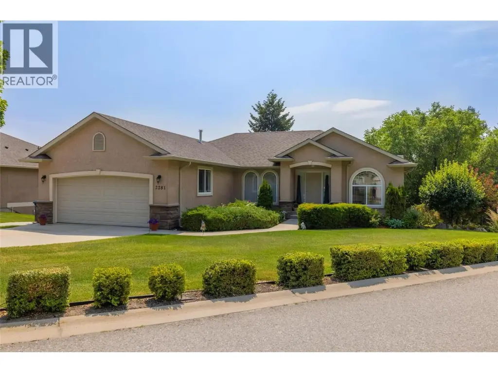 2281 Shannon Heights Court, West Kelowna