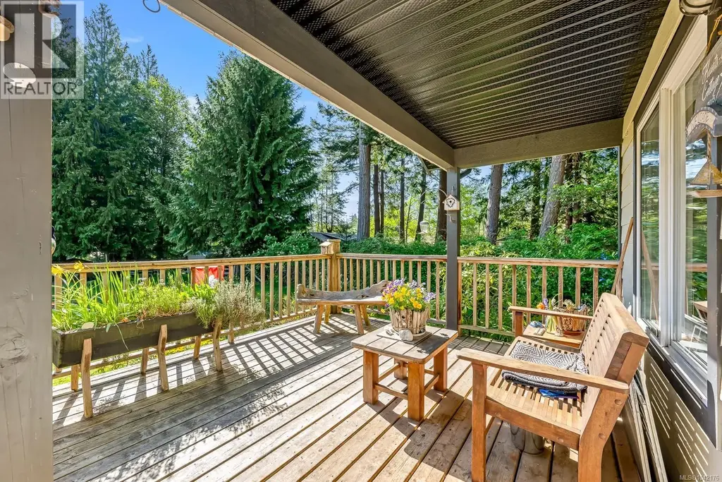 1495 Baikie Rd, Denman Island