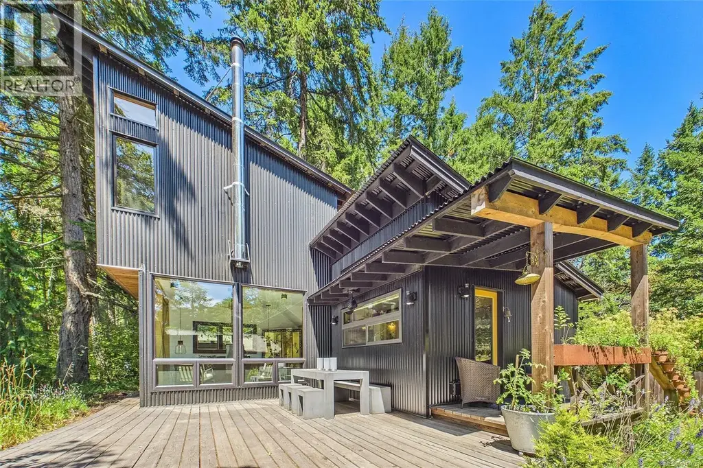 182 Colvilleton Trail, Protection Island