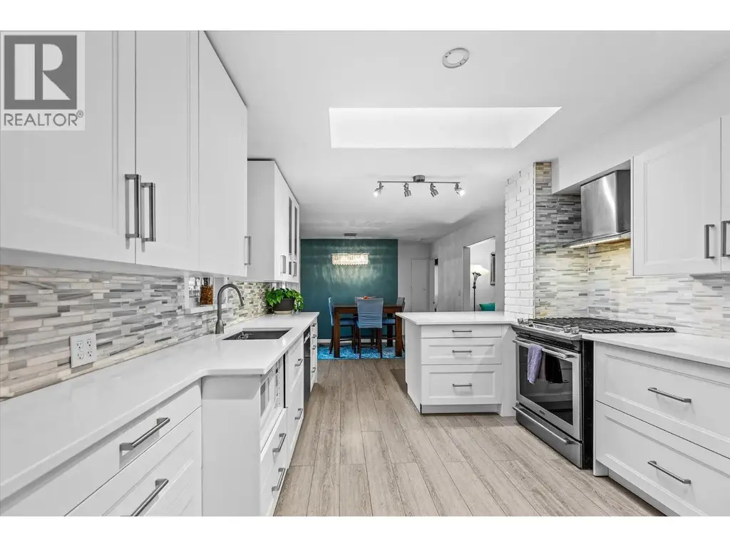 13614 Spencer Avenue, Summerland