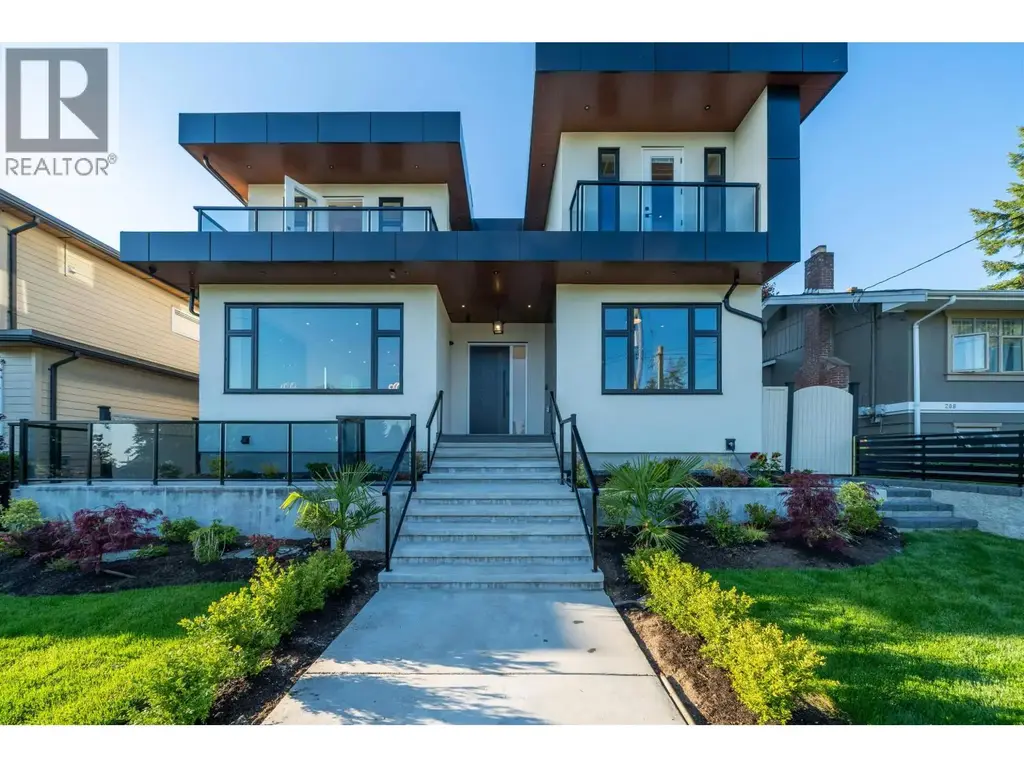 214 W 24th Street, North Vancouver