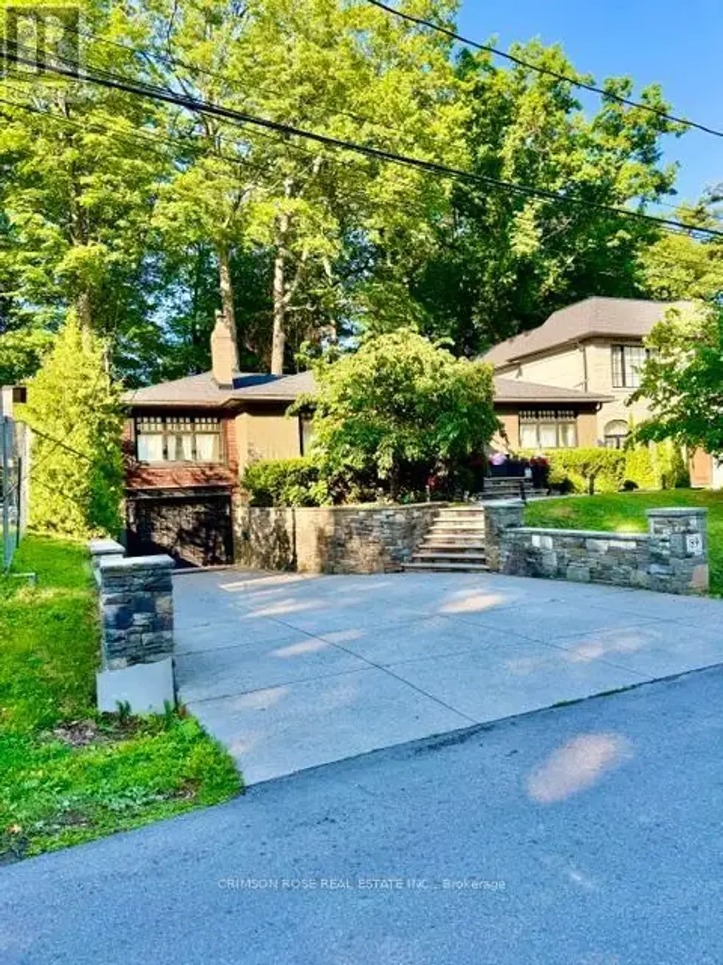 89 Holyrood Avenue, Oakville (SW Southwest)