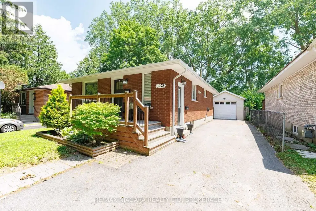 3273 Addison Avenue, Niagara Falls (Church's Lane)