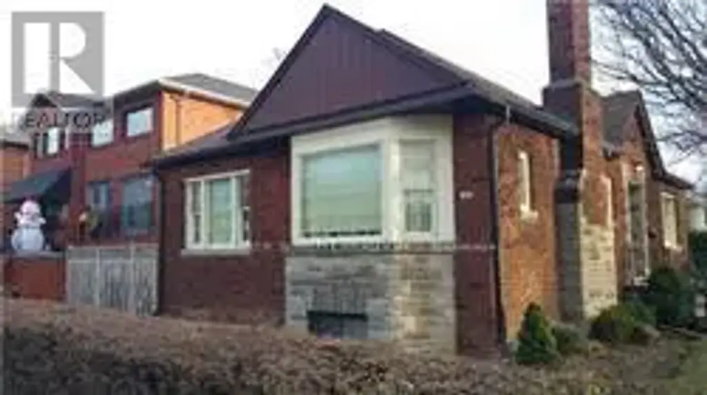 389 Lawrence Avenue W, Toronto (Bedford Park-Nortown)