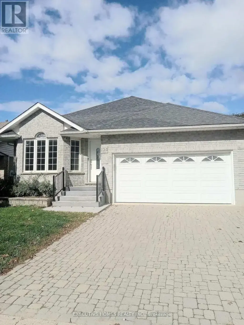 125 Municipal Street, Guelph (Dovercliffe Park/Old University)