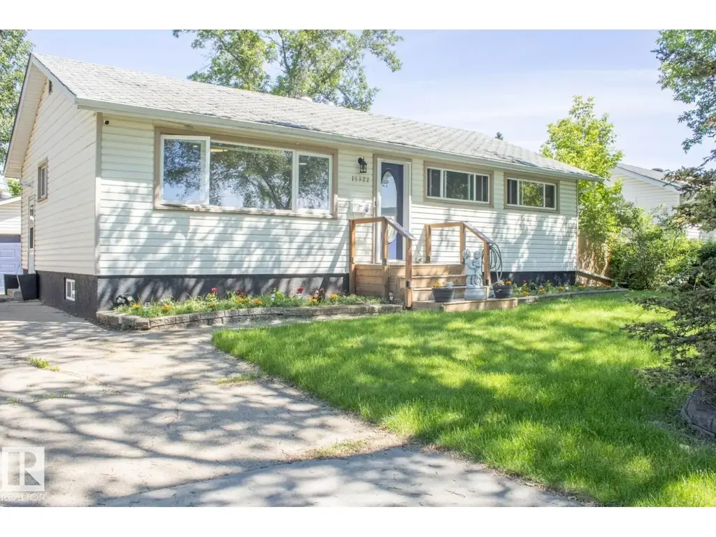 15922 92 Av Nw, Edmonton