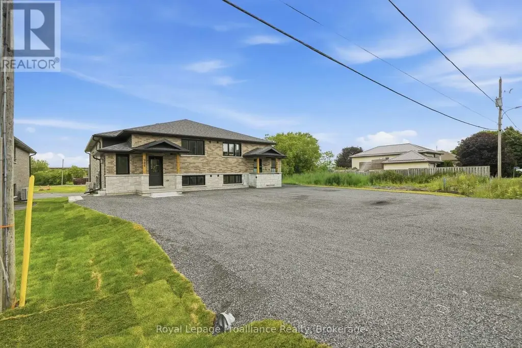 Lower - 90b Lywood Street, Belleville (Thurlow Ward)