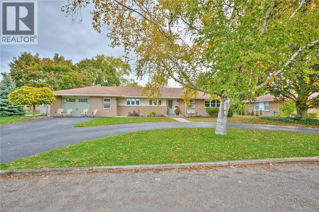 123 Fairview Avenue W, Dunnville