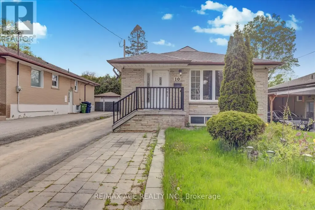 10 Blakemanor Boulevard, Toronto (Woburn)