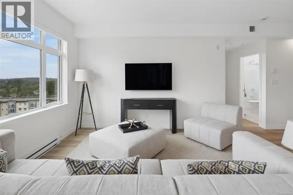 207 2000 West Park Lane, View Royal