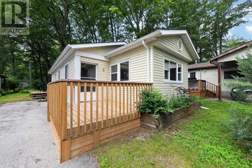 8 Shaw Street, Wasaga Beach