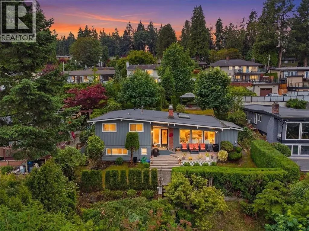 2206 Pinecrest Avenue, Coquitlam