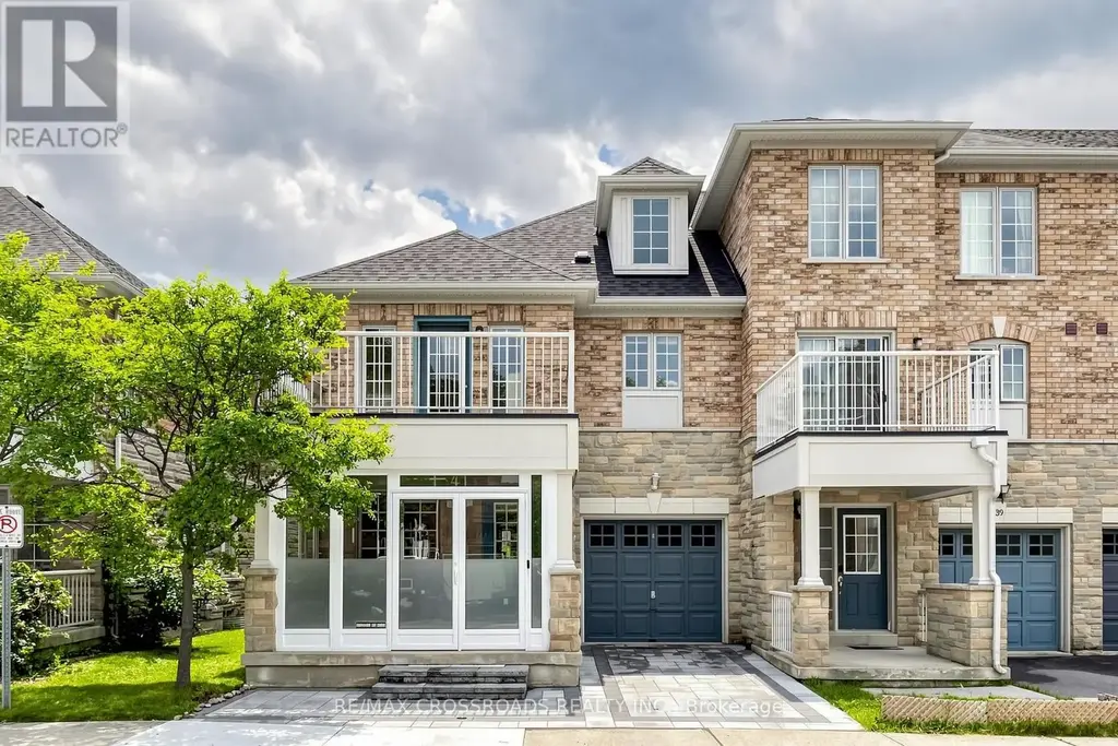 41 Prince Charles Way, Markham (Berczy)