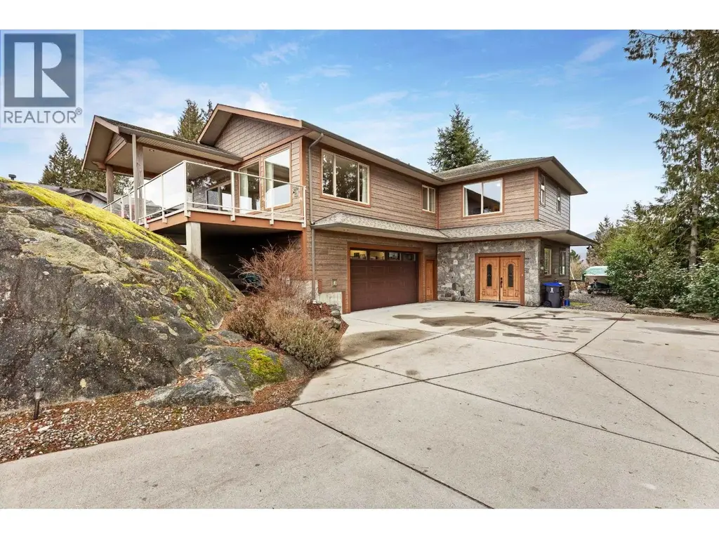 5781 Genni's Way, Sechelt