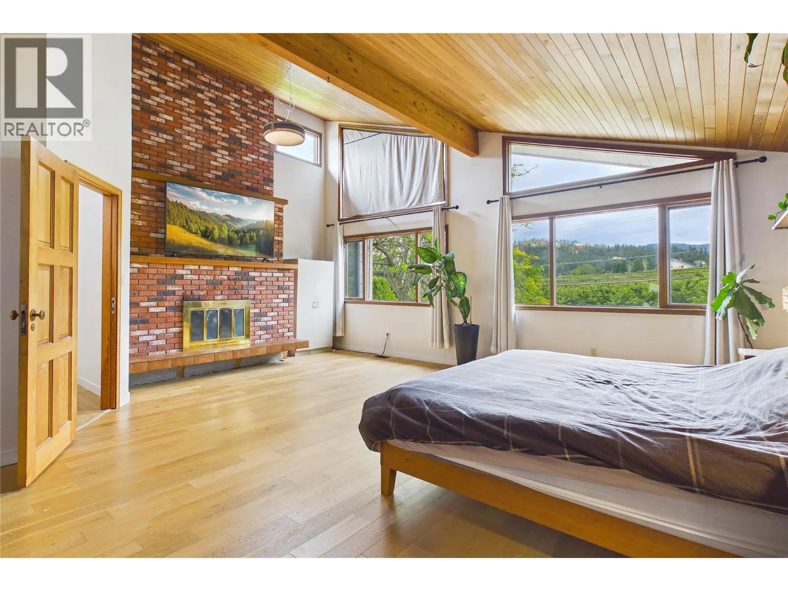 10371 Okanagan Centre Road E. Lake Country, British Columbia