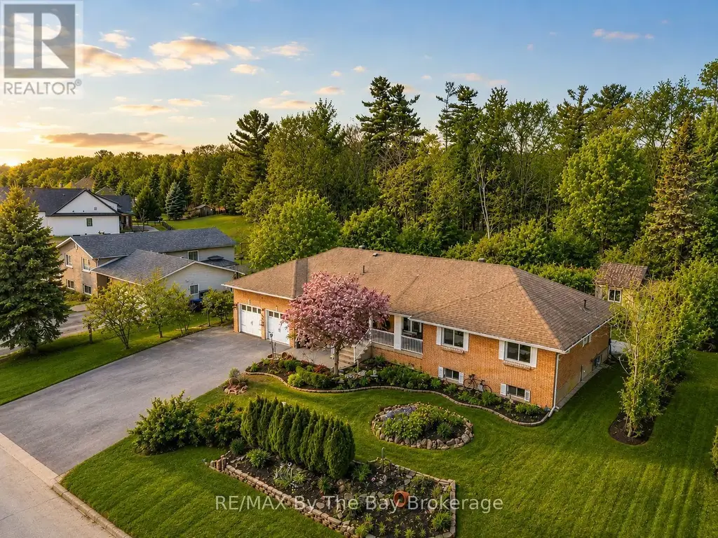 15 Deanna Drive, Wasaga Beach