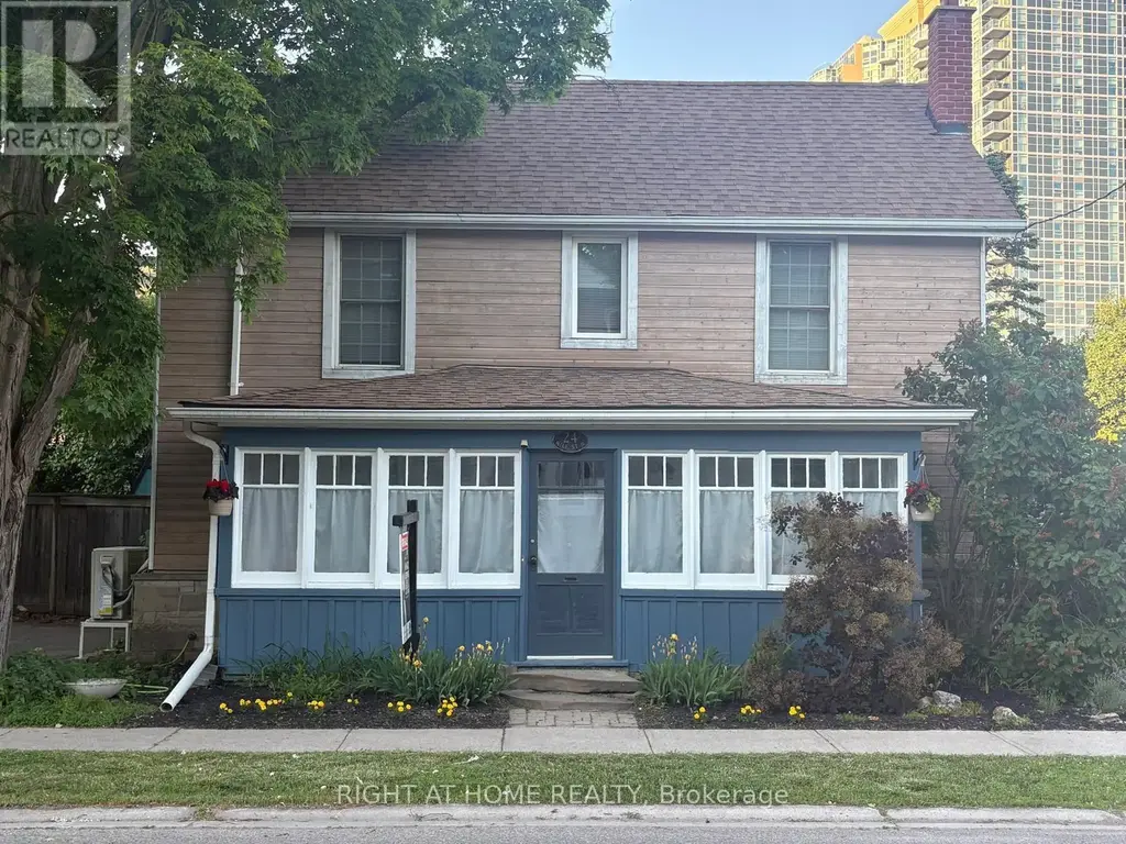 24 Mill Street N, Brampton (Downtown Brampton)