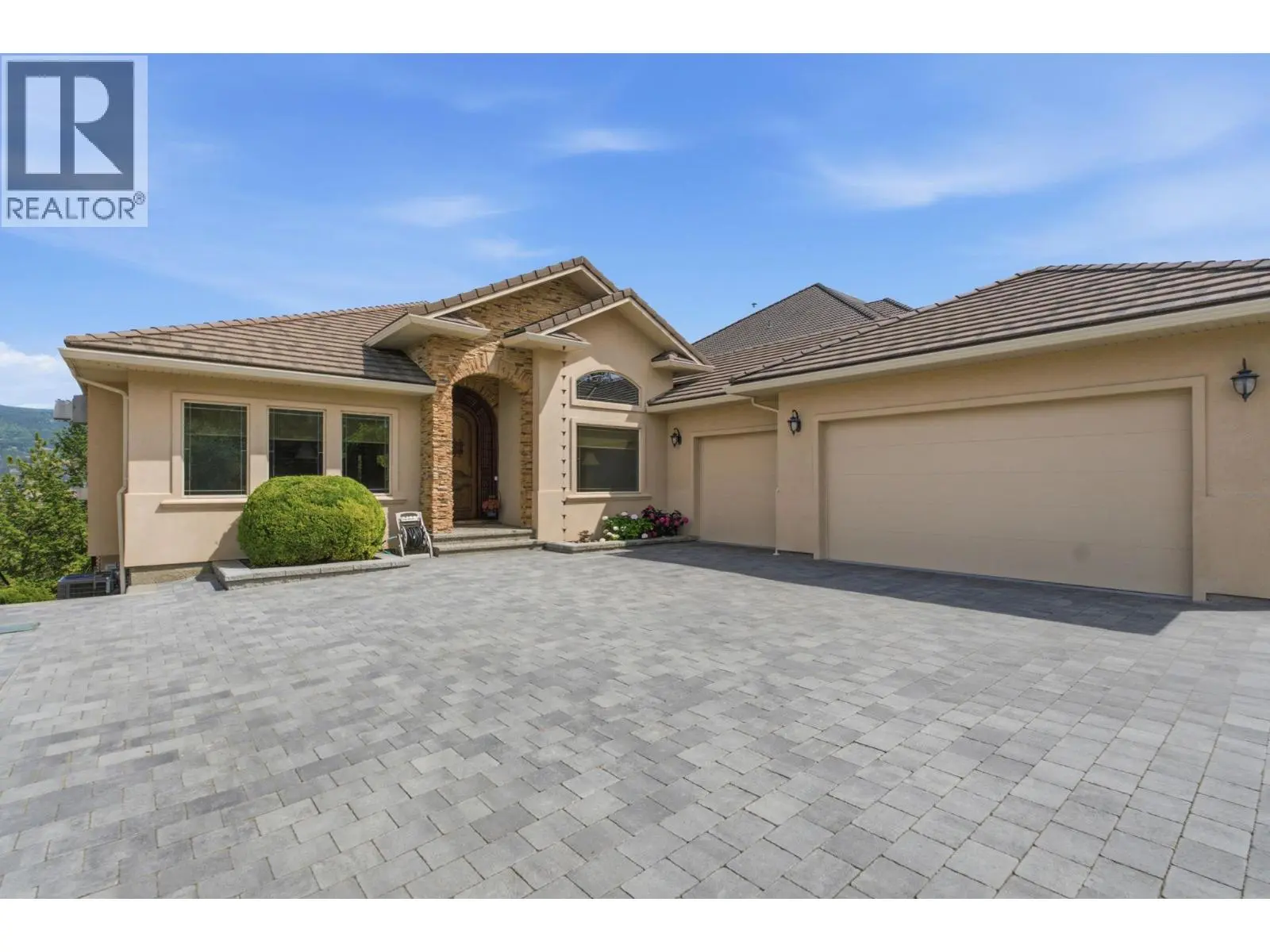 Photo of Listing #10393633