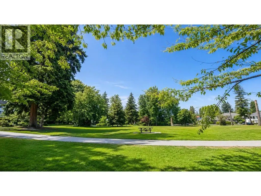 211 5588 Patterson Avenue, Burnaby