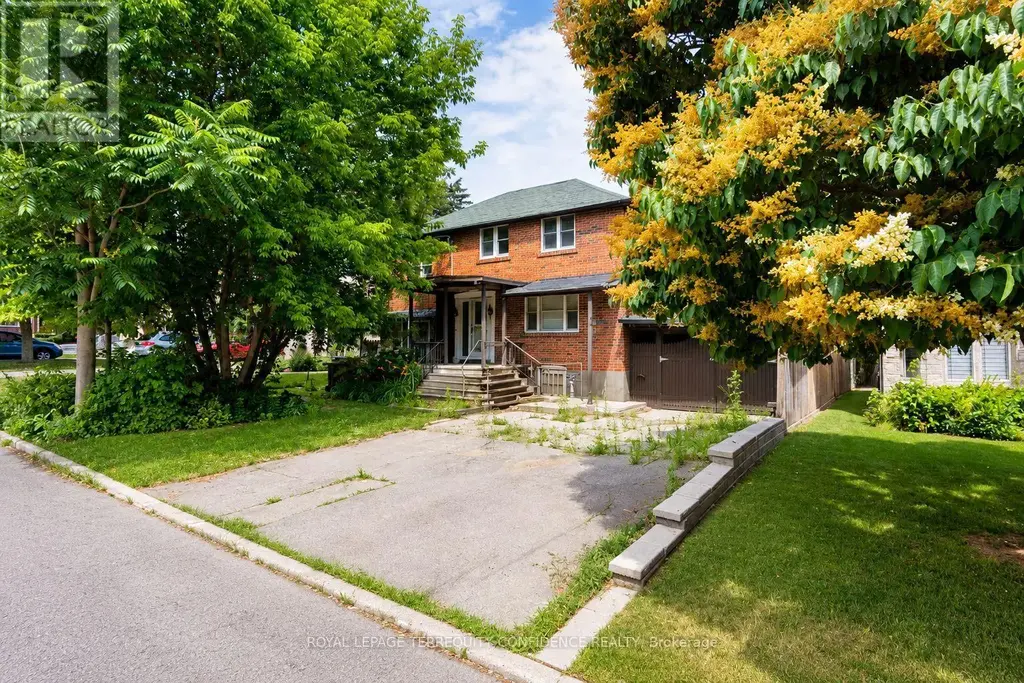 66 Burndale Avenue, Toronto (Lansing-Westgate)
