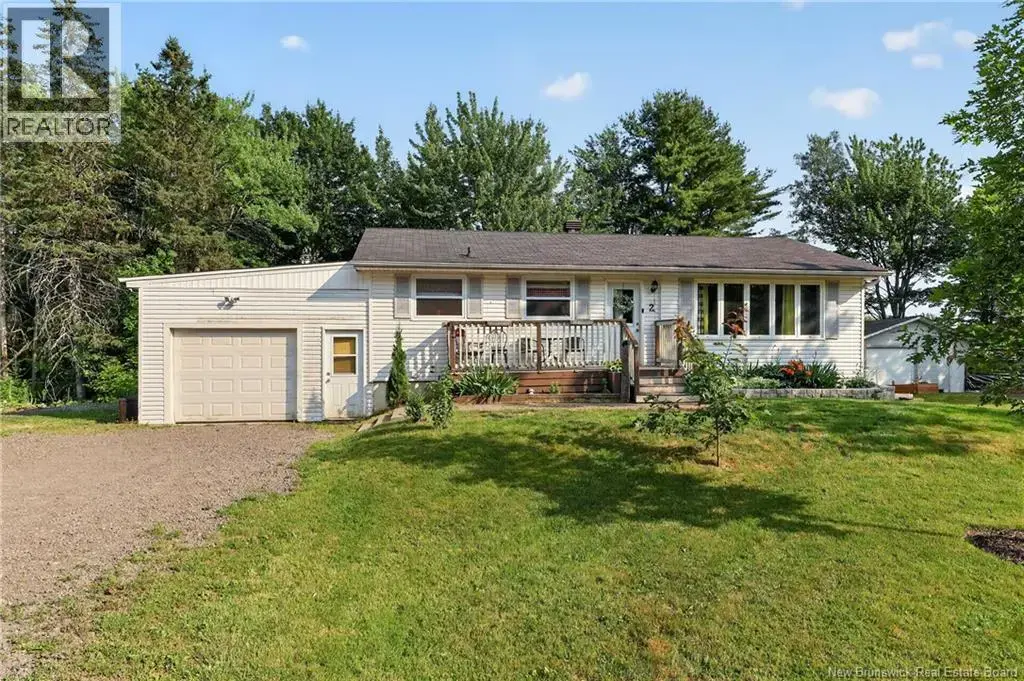 2 Pleasantview Street, Lutes Mountain