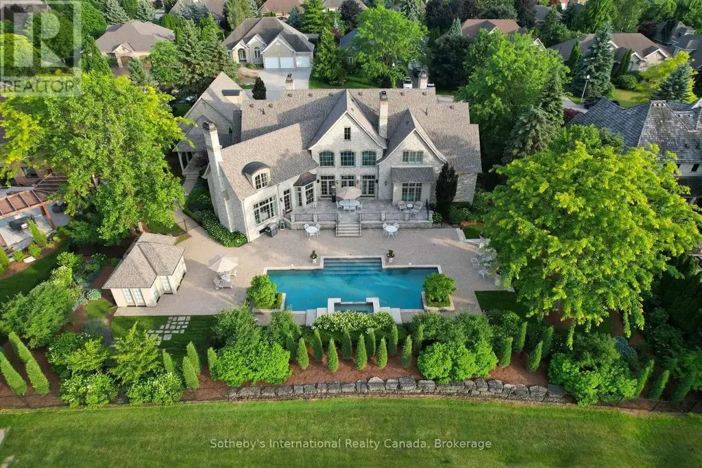 28 Deer Ridge Crescent, Kitchener