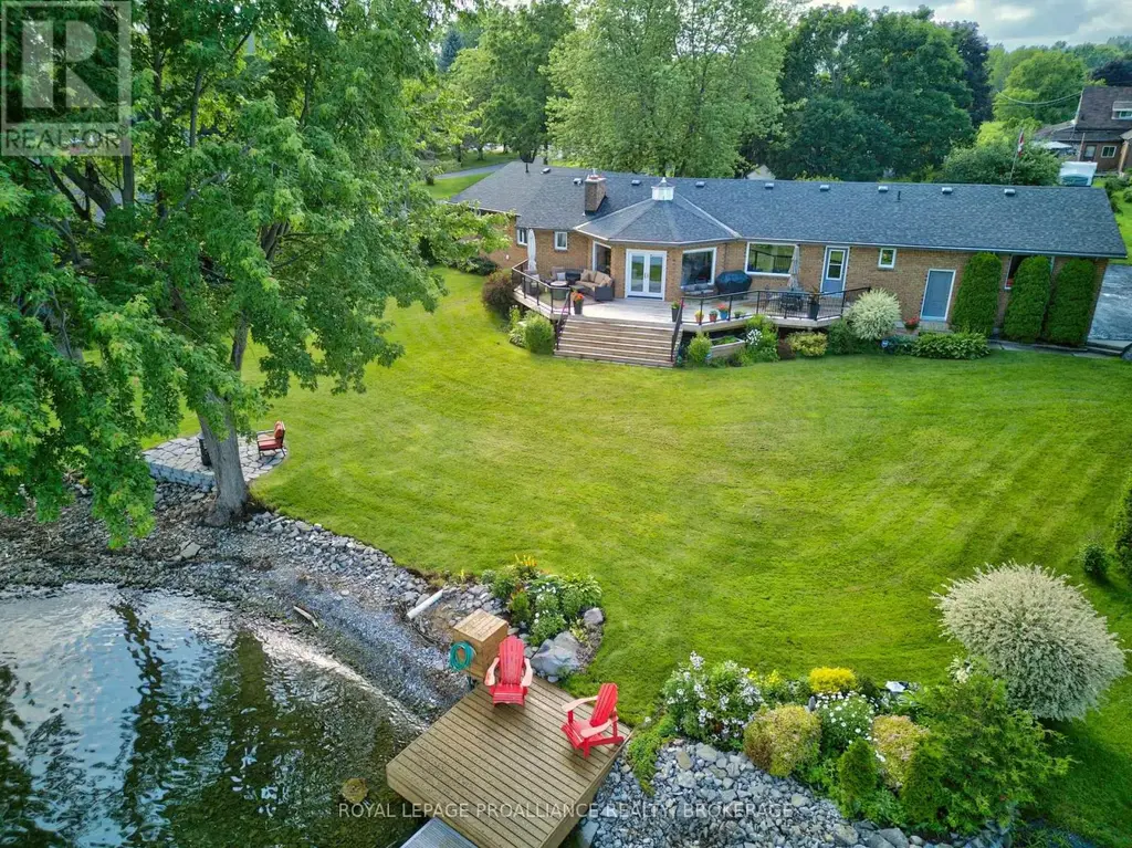 535 Main Street, Loyalist (Bath)