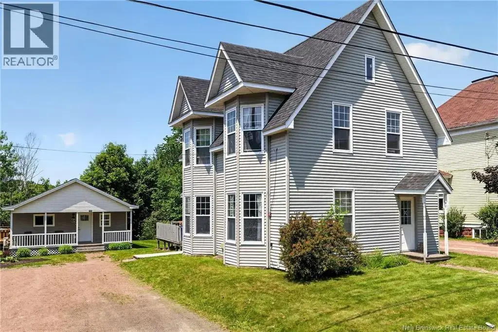 12-12a Weldon Street, Sackville