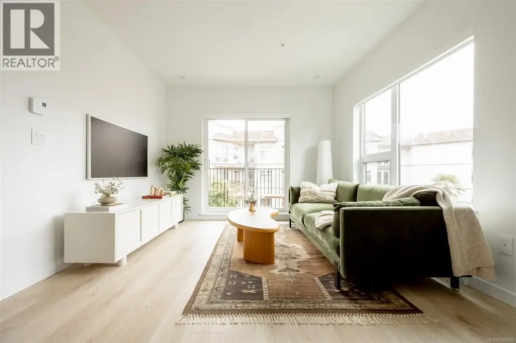 210 1075 Tillicum Rd, Esquimalt