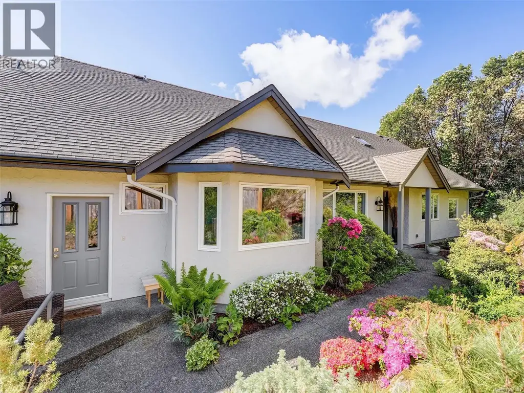 1345 Readings Dr, North Saanich