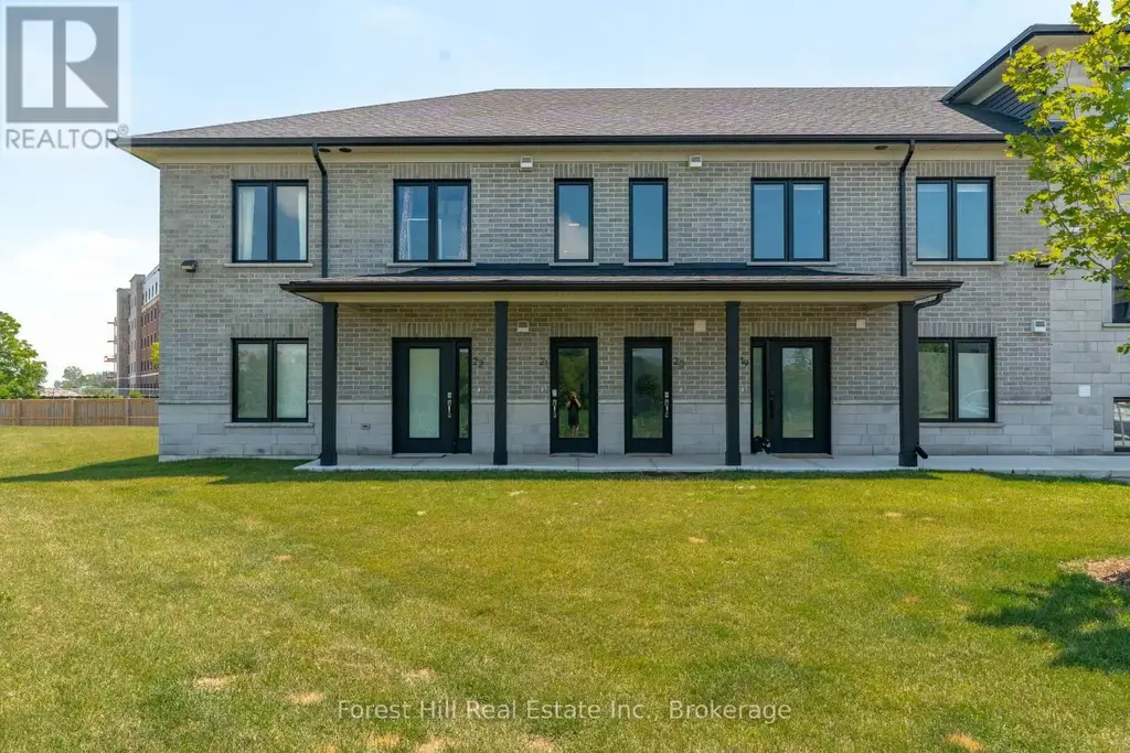 21 - 3202 Vivian Line, Stratford