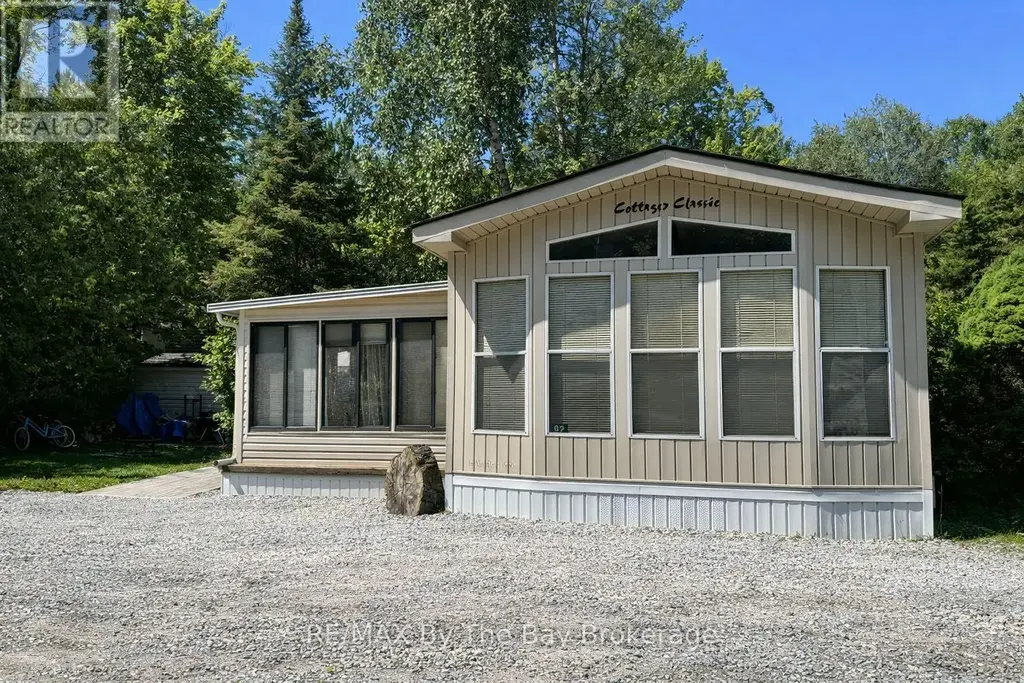 92 - 85 Theme Park Drive, Wasaga Beach