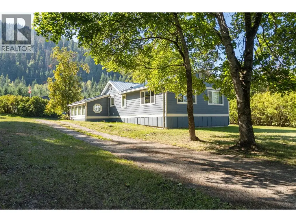 1370 20 Avenue Se, Salmon Arm