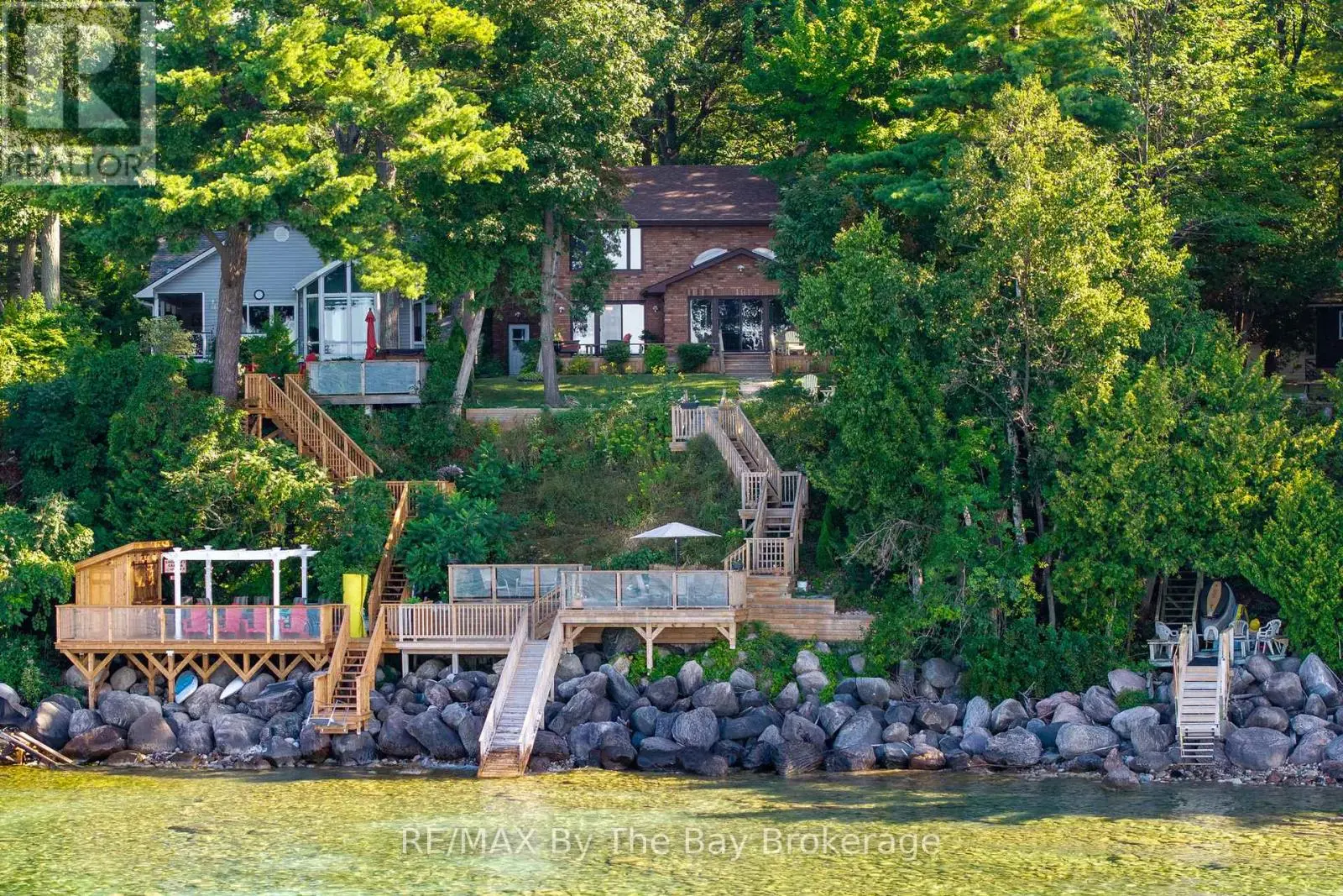 38 Willow Drive, Tiny