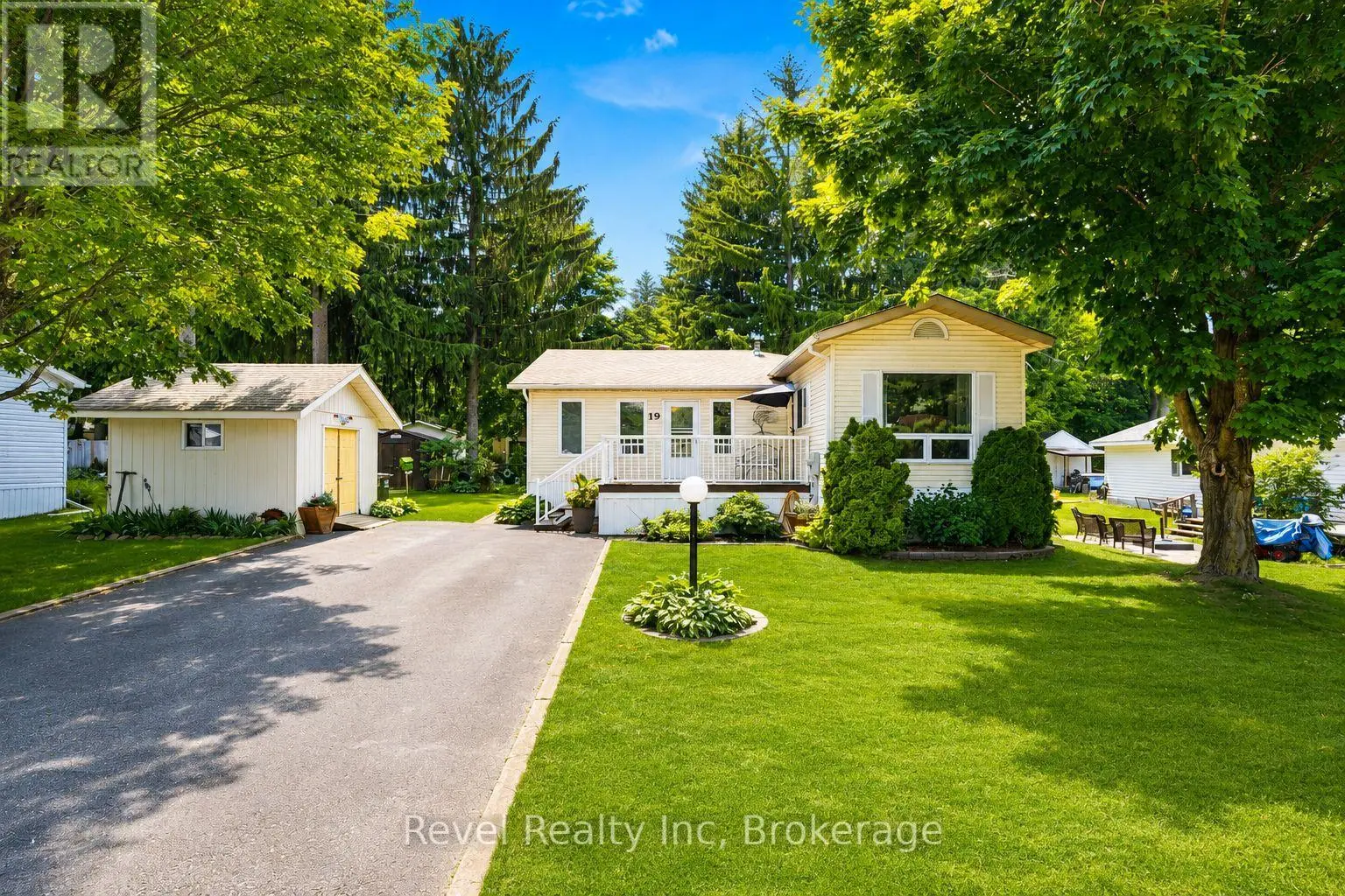 19 - 5411 Elliott Side Road, Tay