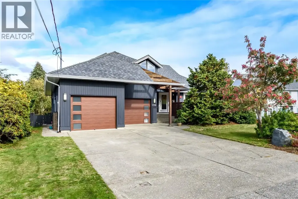 1716 Tofino Pl, Comox