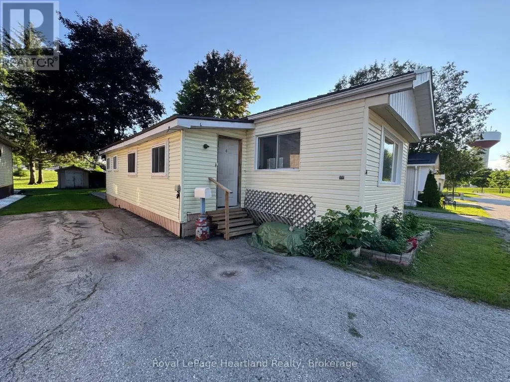 4 Trailer Park Road, Minto