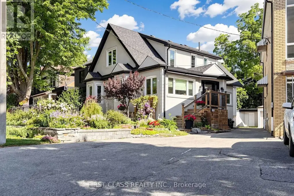 18 Yonge Boulevard, Toronto (Lawrence Park North)