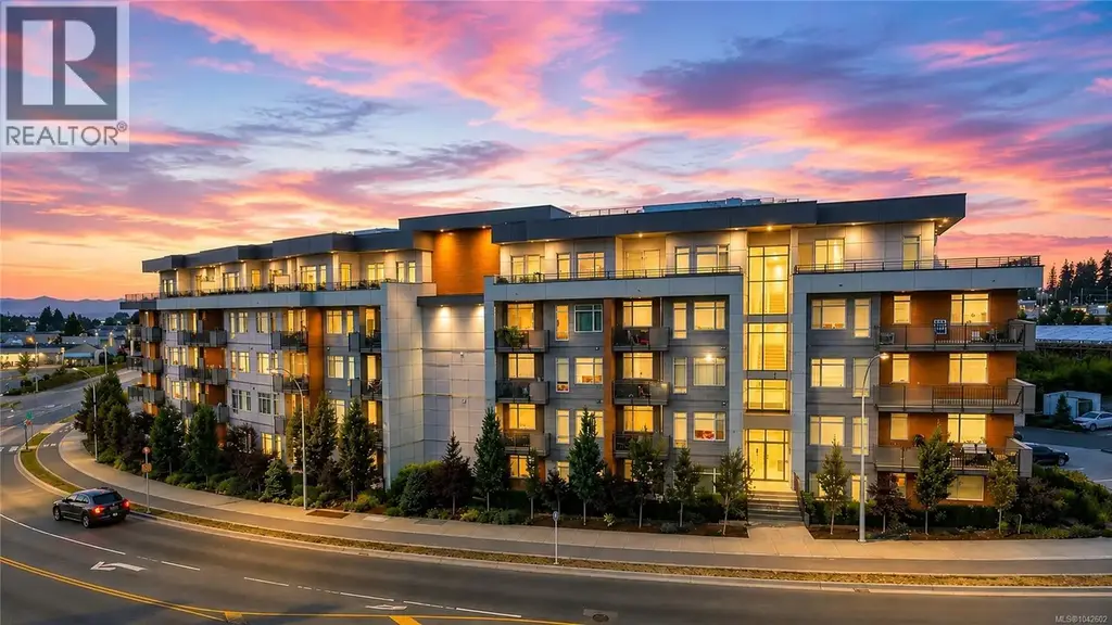 207 6540 Metral Dr, Nanaimo