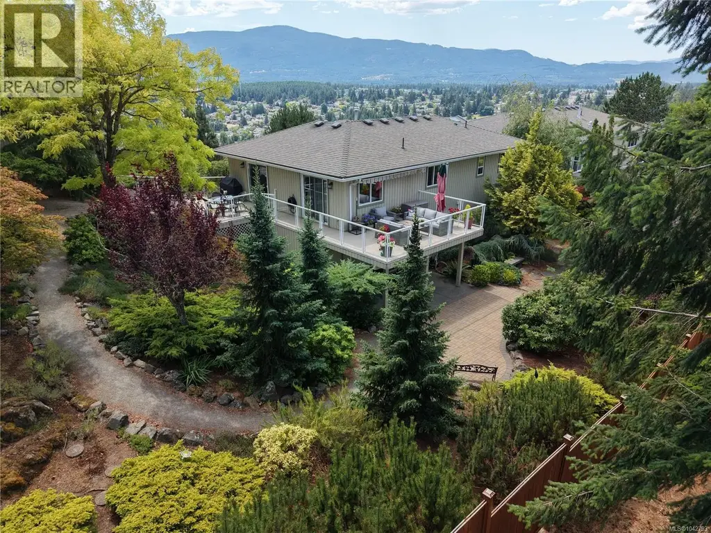 3255 Folkestone Dr, Nanaimo