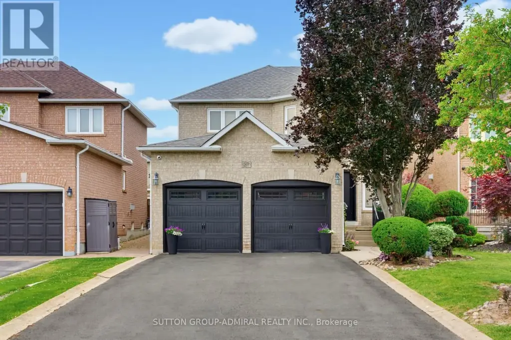 27 Pine Hollow Crescent, Vaughan (Maple)