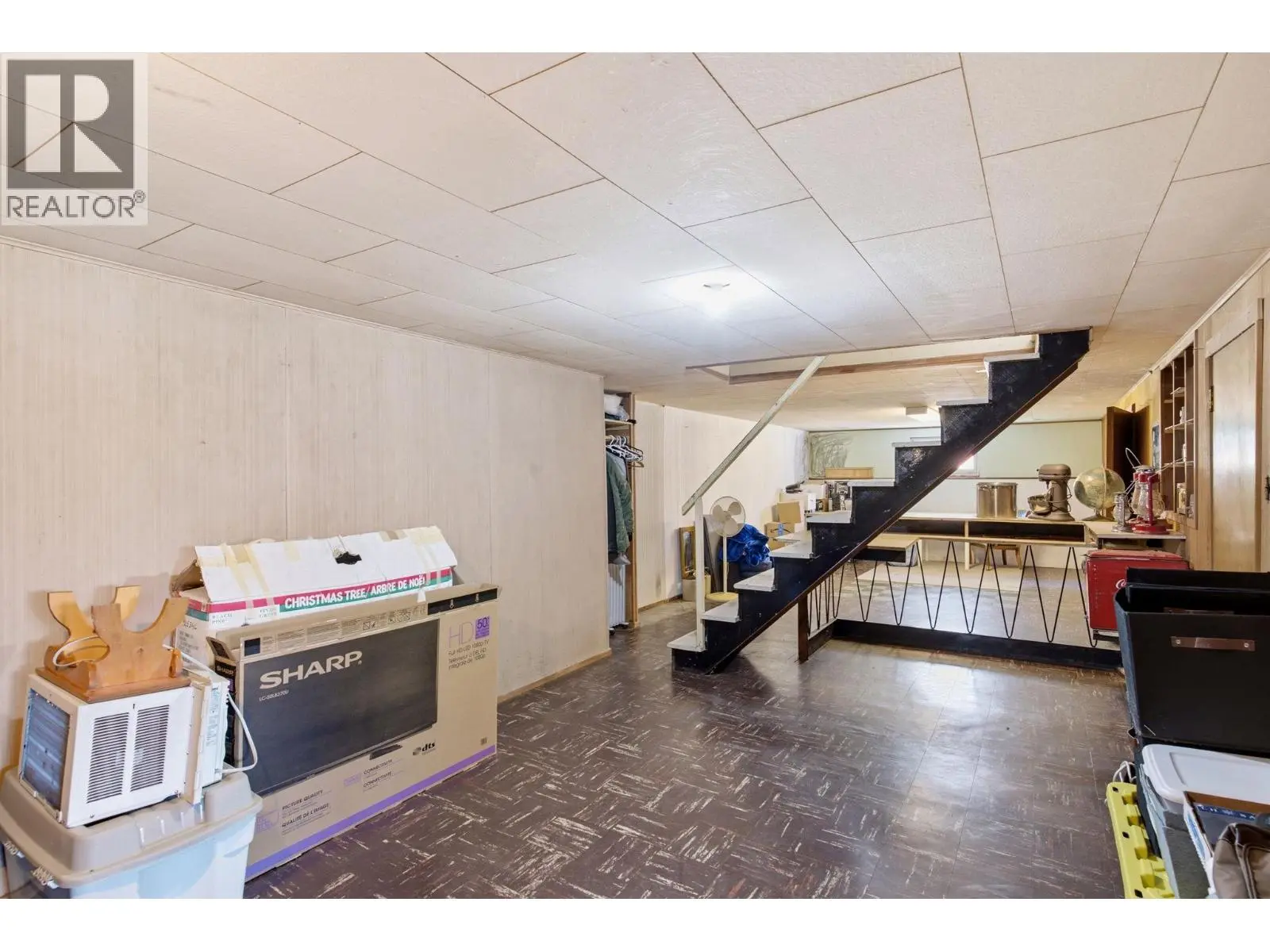 2362 Abbott Street. Kelowna, British Columbia