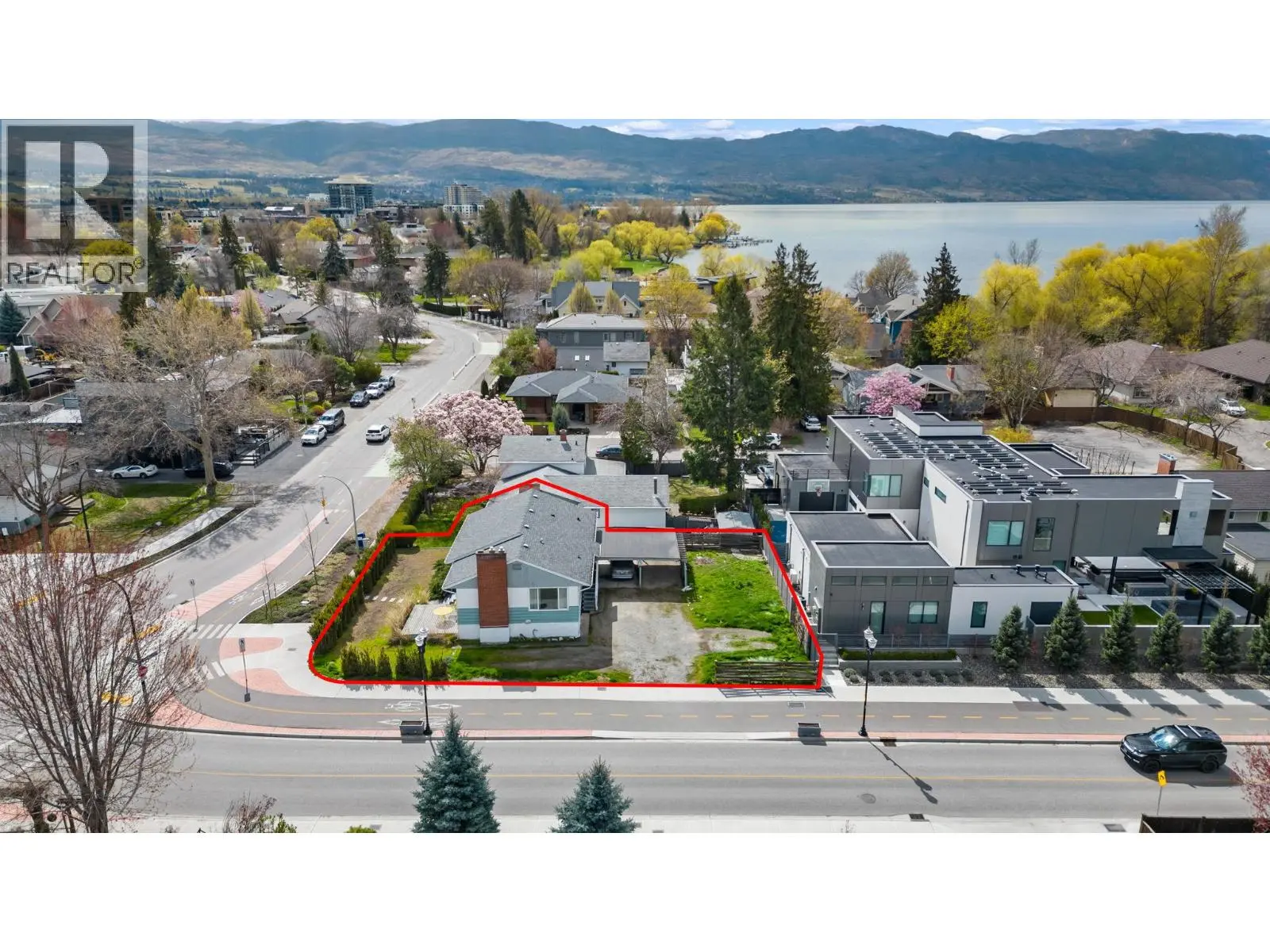 2362 Abbott Street. Kelowna, British Columbia